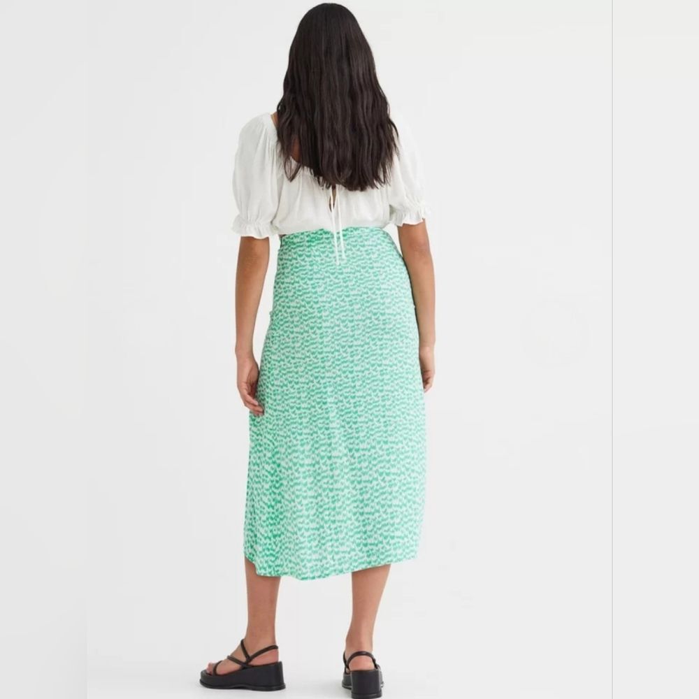 H&M Women's NWT Green Printed High Slit Midi High Waisted Skirt Size 14 - Picture 10 of 12